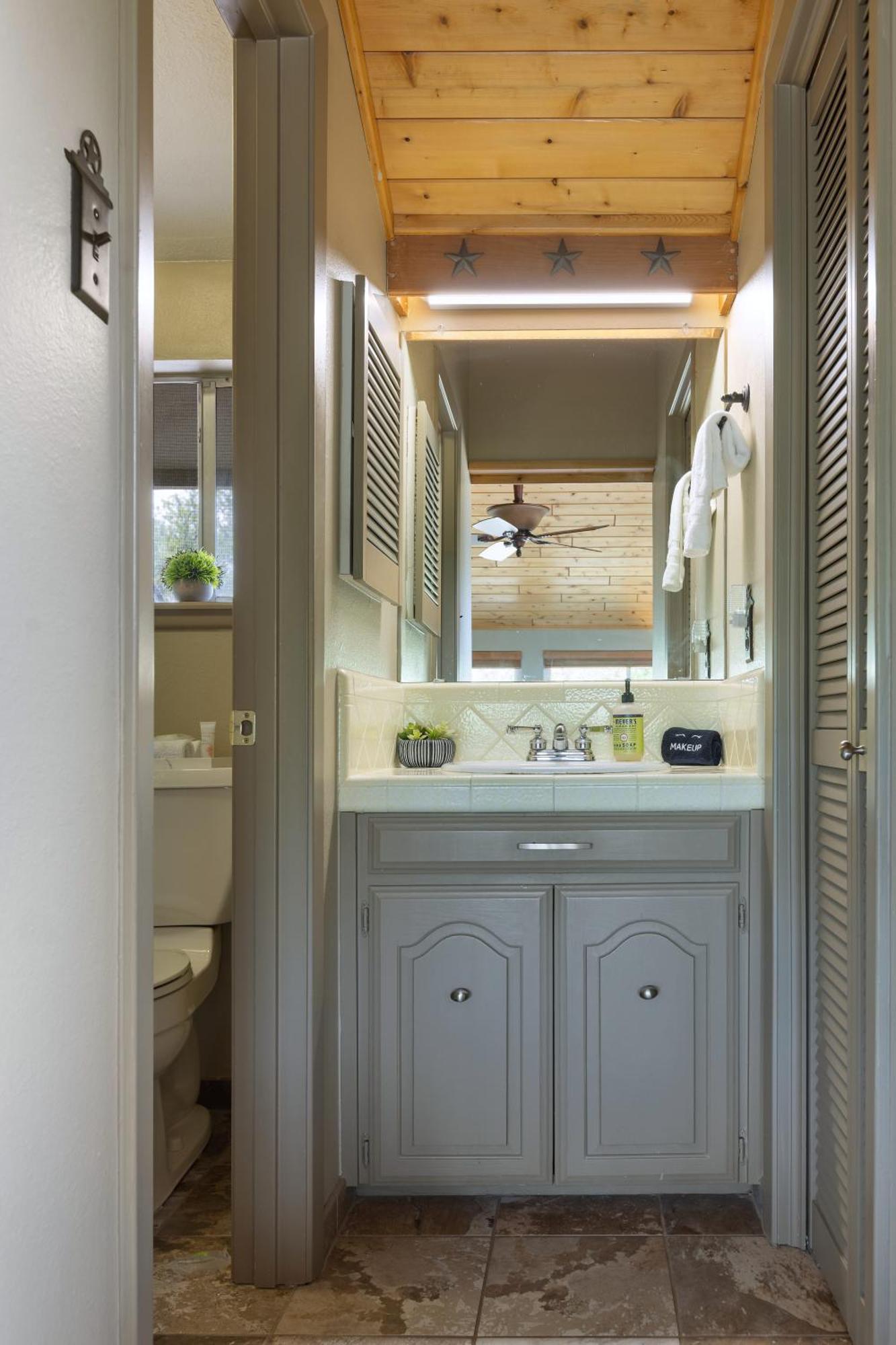 Spicewood Wine Country Retreat - With A Lake View! מראה חיצוני תמונה